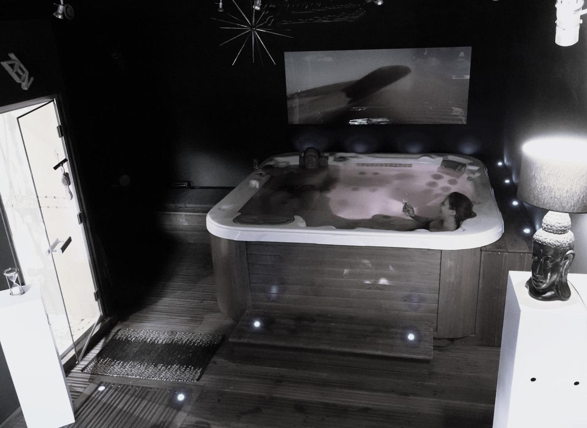 Gite A La Campagne Les Grandes Maisons Espace Jacuzzi Hammam Spa Lorris Exterior photo